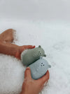 NOÜKA BEAR BATH TOY - SOFT BLUSH